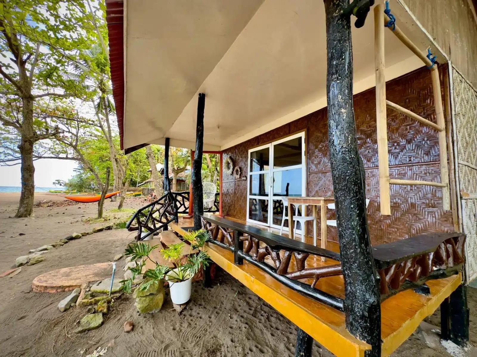 Playa Del Fuego Camiguin Beach Hostel & Resort Mambajao Kültér fotó