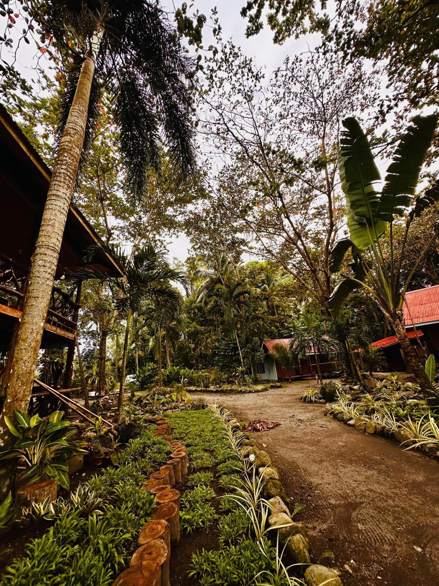 Playa Del Fuego Camiguin Beach Hostel & Resort Mambajao Kültér fotó